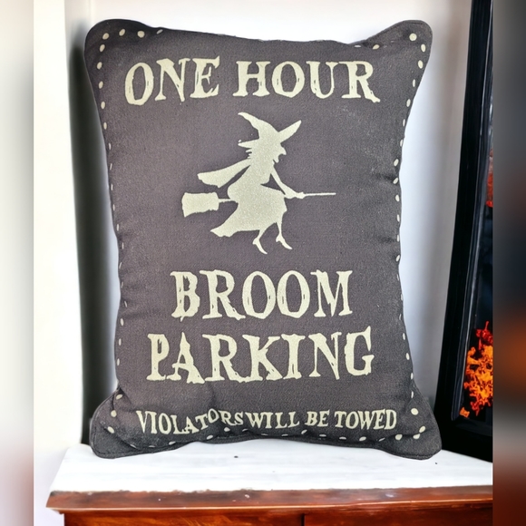 Halloween accent pillow - Picture 4 of 5